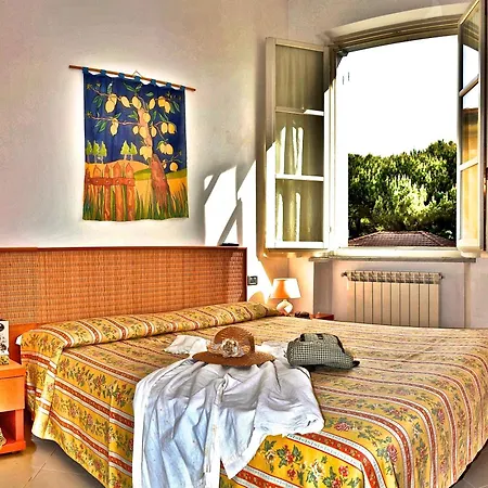 Fiorisella Hotel 3*